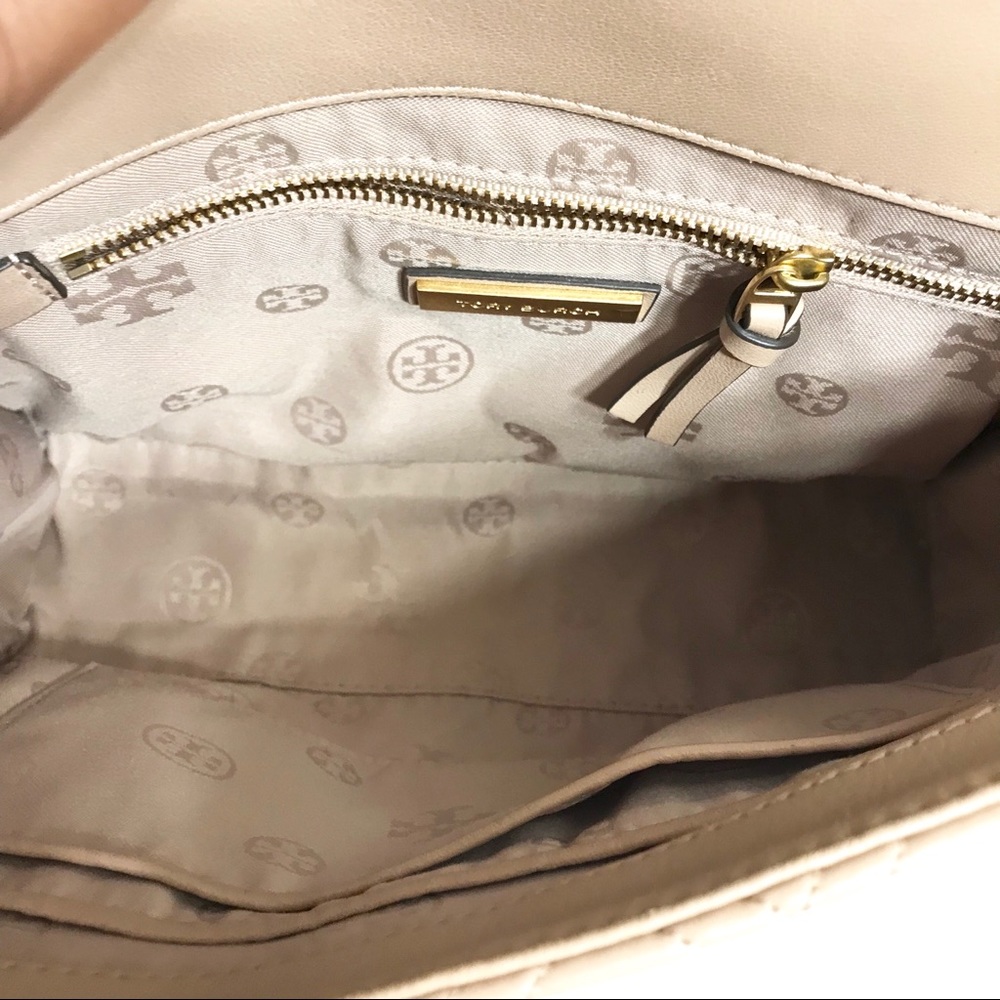 • Tory Burch Fleming Convertible Shoulder Bag • - Picture 4 of 8